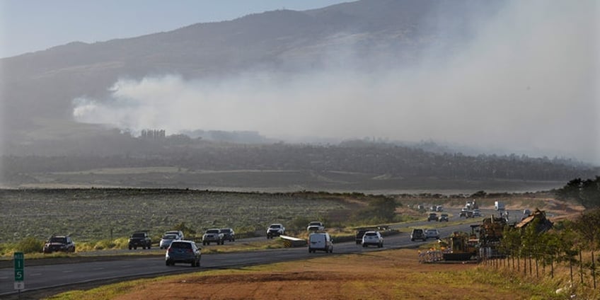 hawaii officials issue emergency proclamation as wildfires propelled by hurricane dora rage force evacuations