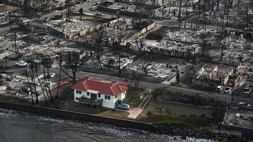 hawaii schools re open after devastating wildfires but parents fear theyre not yet safe