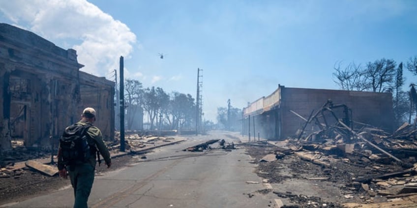 hawaii wildfires leave path of destruction killing at least 55 on maui feels like a bomb was dropped