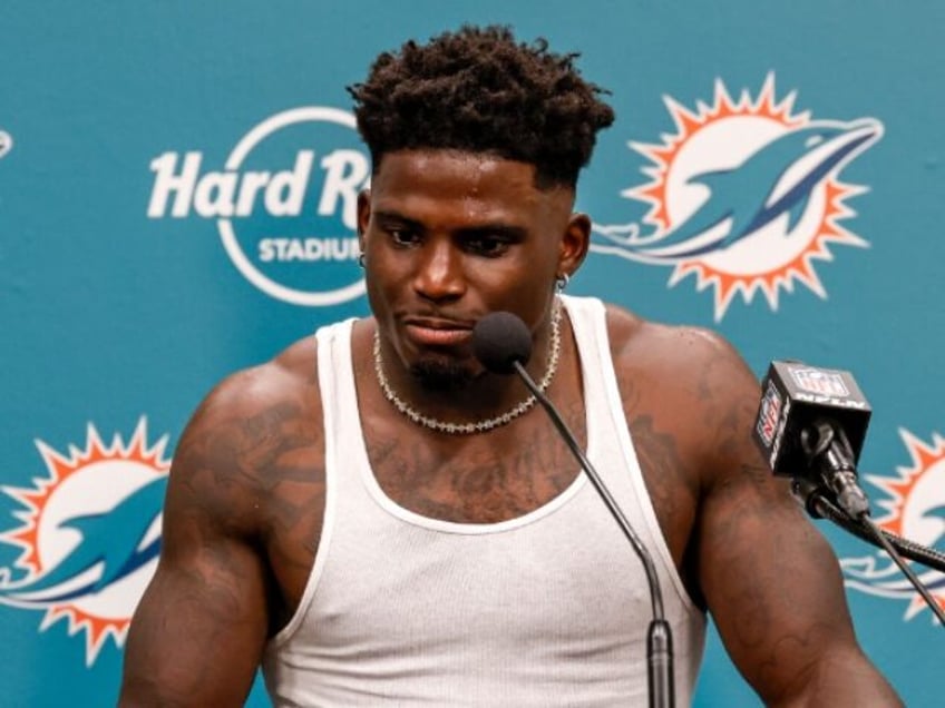 JACKSONVILLE, FL - September 8: Wide Receiver Wide Receiver Tyreek Hill #10 of the Miami D