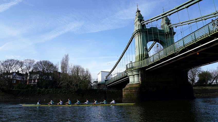 health warning issued to boat race crews over levels of ecoli in thames