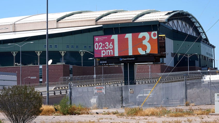 heat associated deaths in phoenix continue to rise as temperatures hit 110 degrees for 20 straight days