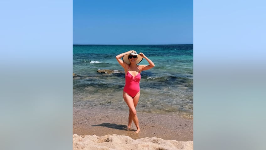 Jane Seymour bikini