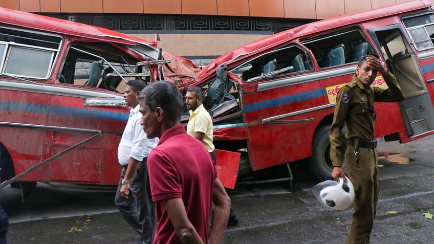 heavy rainfall triggers deadly flooding and landslides in sri lanka leaving 6 dead