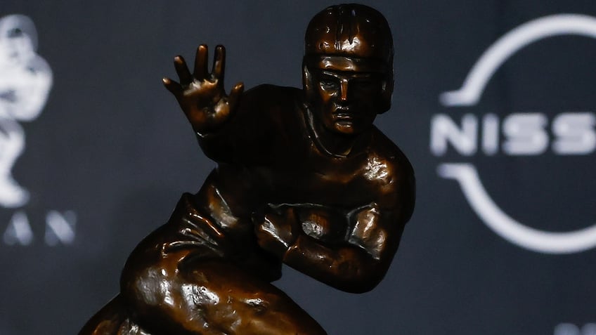 heisman trophy 2023 jayden daniels bo nix michael penix jr and marvin harrison jr named finalists