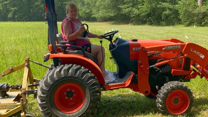 help me jesus texas woman survives attack by snake and the hawk that dropped it from the sky