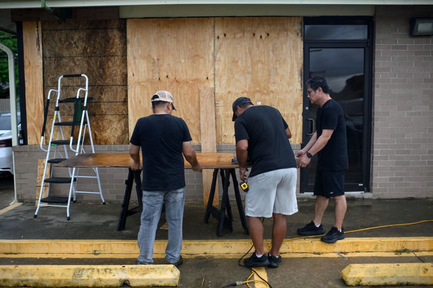 here it comes hurricane beryl makes landfall on texas coast