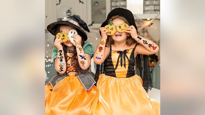 heres the list you need to find budget friendly halloween costumes and decorations