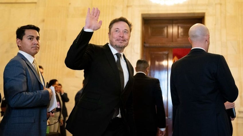 heres what gop sen mike rounds told musk zuckerberg other experts at closed door senate ai forum