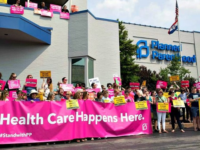 hhs awards funds to abortion giant planned parenthood in teen pregnancy prevention effort