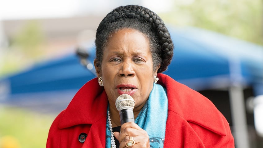 hillary endorsed candidate for houston mayor sheila jackson lee berates staff in profanity laced tirade