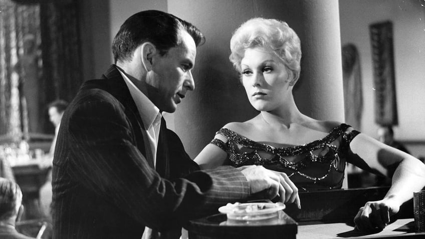 hitchcock muse kim novak recalls forbidden sammy davis jr romance i never thought of race