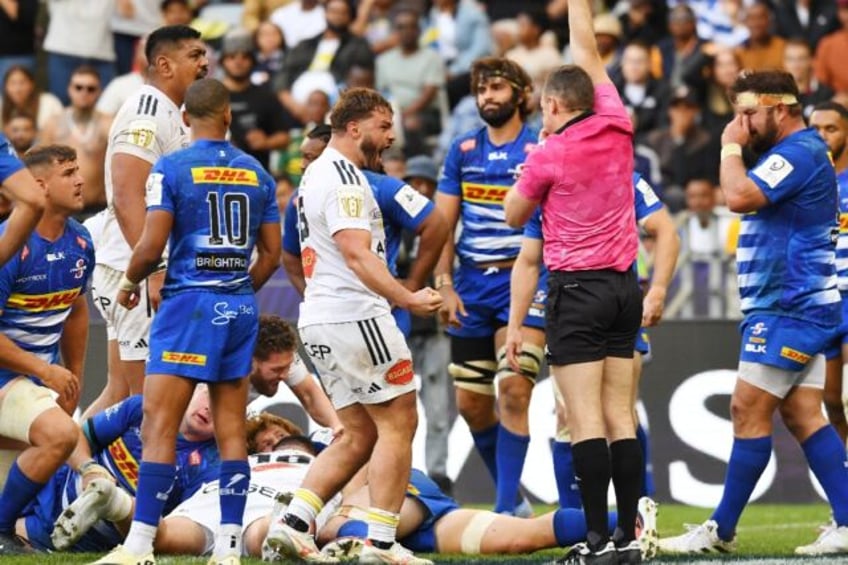 Quentin Lespiaucq Brettes (C) celebrates Joel Sclavi's try against the Stormers