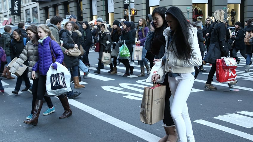 holiday shopping 5 tips to stay safe from self defense expert