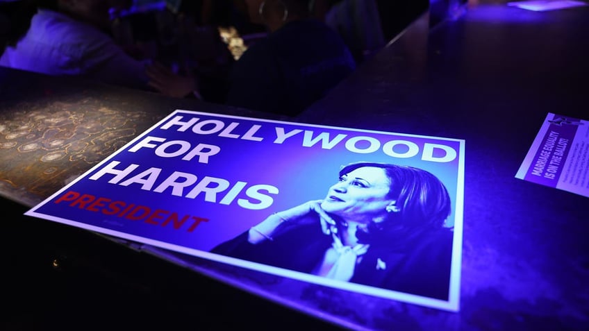 Hollywood for Harris sign