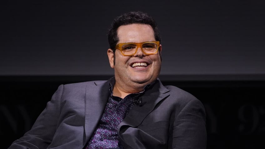 Josh Gad