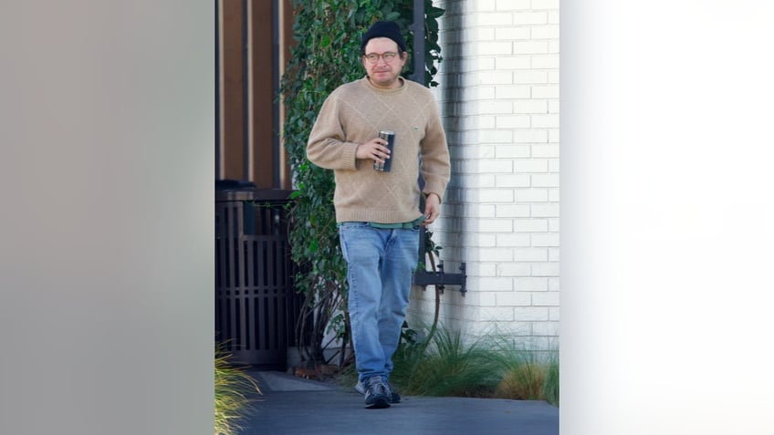 home improvement star jonathan taylor thomas seen publicly for first time in years where the cast is today