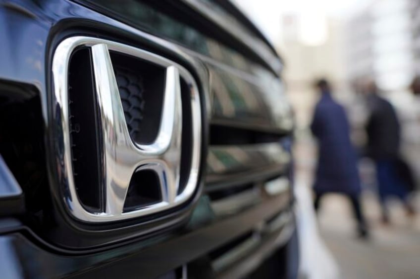 honda recalls select accords and hr vs over missing piece in seat belt pretensioners