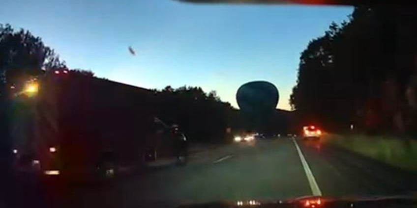 hot air balloon lands on vermont highway median after mid flight stall uncommon and unplanned location