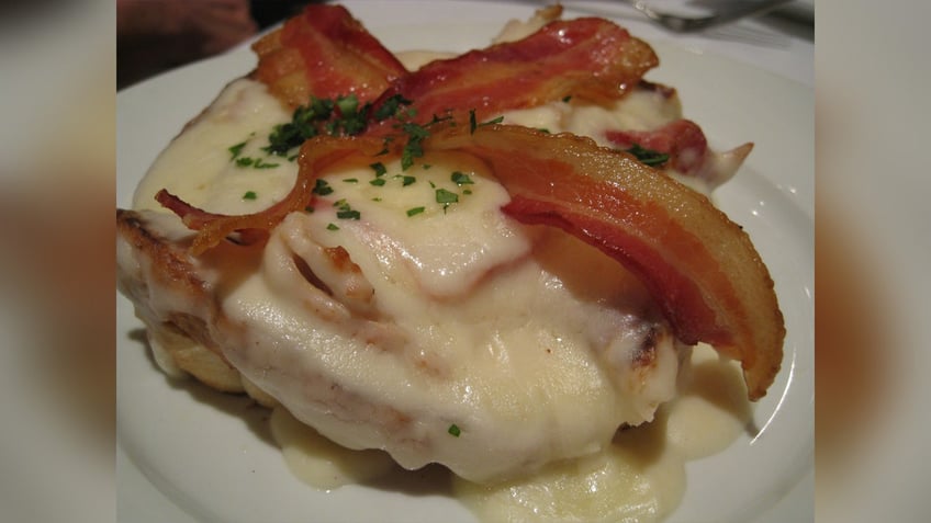 hot brown sandwich