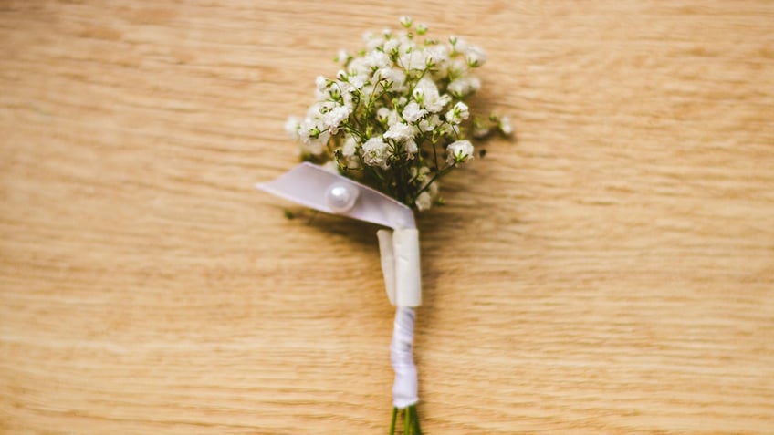 mini bouquet of baby's breath