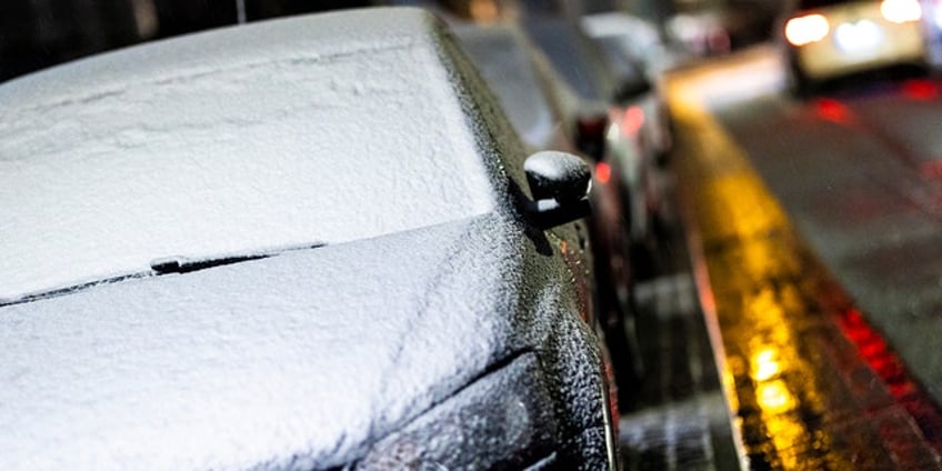 how changes in weather impact cars the challenges your vehicle may face in extreme heat versus cold