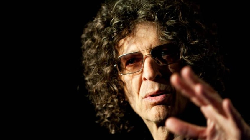 howard stern admits fear of new covid strain has caused fights with his wife im scared neurotic