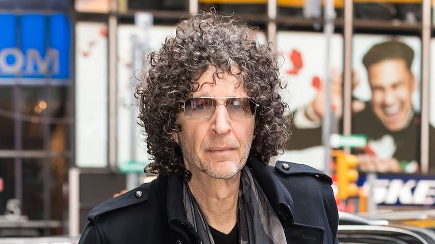 howard stern admits fear of new covid strain has caused fights with his wife im scared neurotic