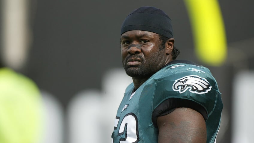 hugh douglas son of eagles hall of famer dies in car crash near atlanta