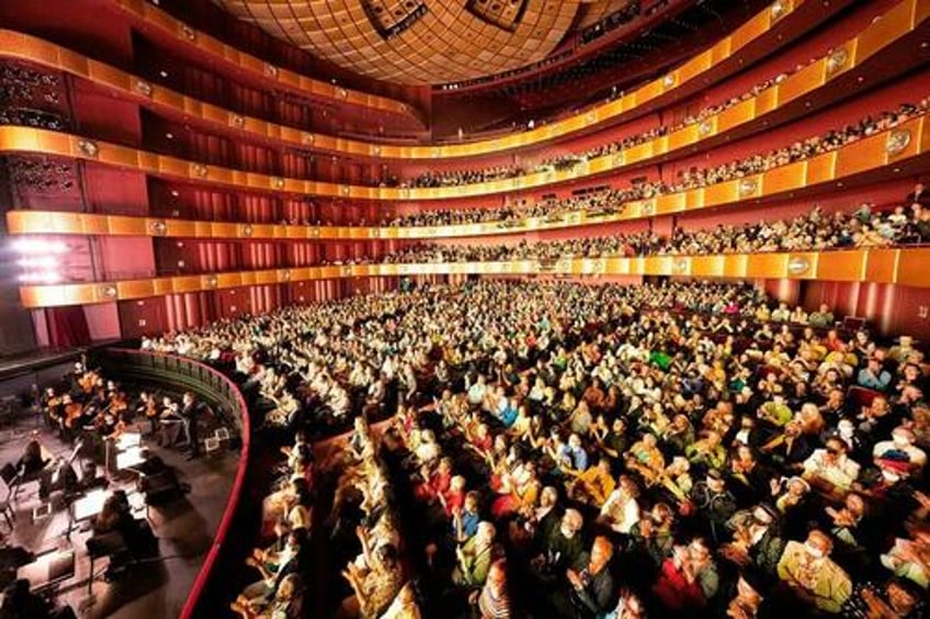 human rights group calls on nyt to retract propaganda hit piece against shen yun