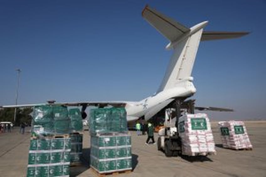 Humanitarian aid starting to flow into Syria