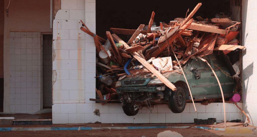 hundreds of bodies found in libya floods hit city of derna