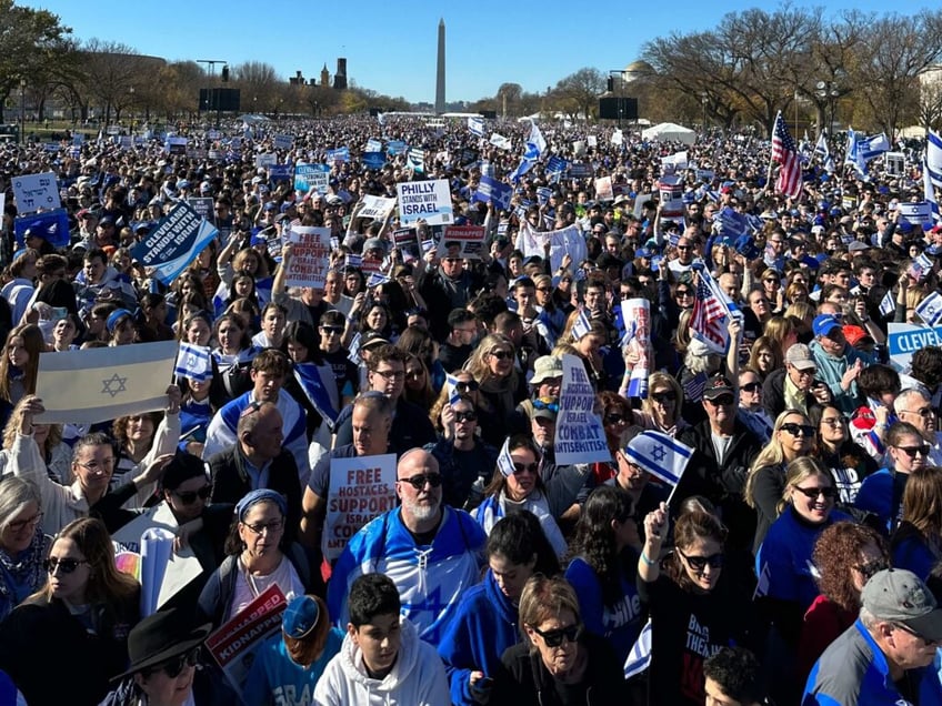 hundreds of detroit jews stranded at dc airport as bus drivers stage malicious walk off