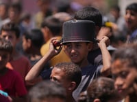 Hungry Palestinians in Gaza block UN aid trucks. Hamas responds to a ceasefire proposal