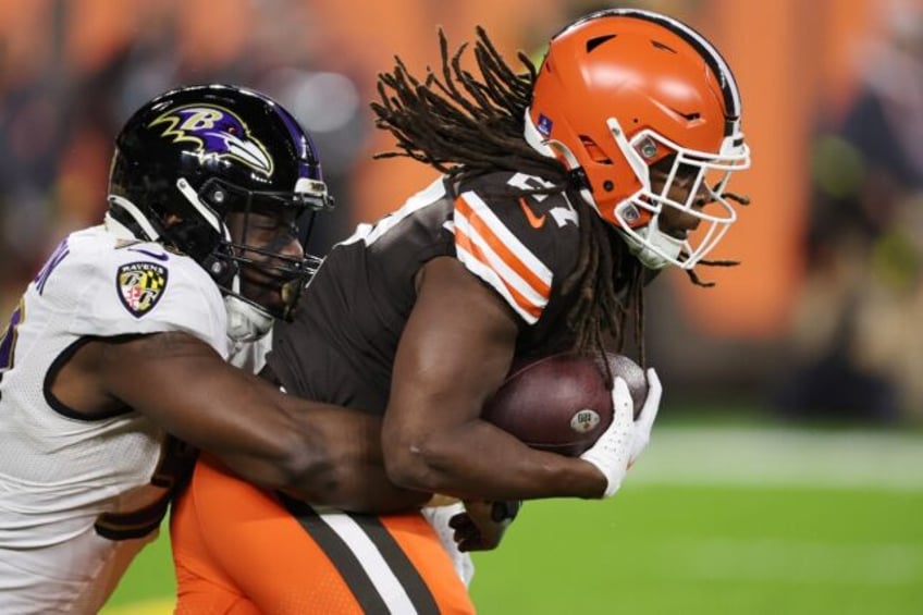 hunt rejoining nfl browns after chubb injury