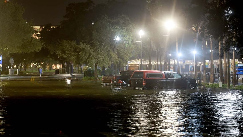 hurricane idalia makes landfall over floridas big bend as category 3 storm tens of thousands without power