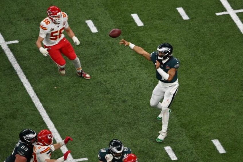 Jalen Hurts led the Philadelphia Eagles to a one-sided victory over the Kansas City Chiefs