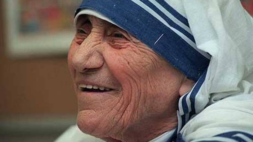 i met mother teresa when i was just 16 heres what she taught me