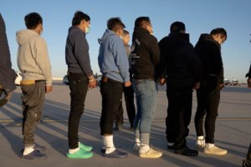 ICE arrests 103 in Nashville traffic stops, mayor raises questions