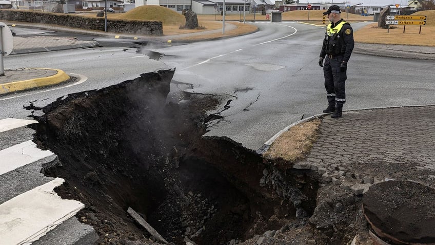 iceland officials say high volcanic eruption possibility as hundreds of earthquakes hit region