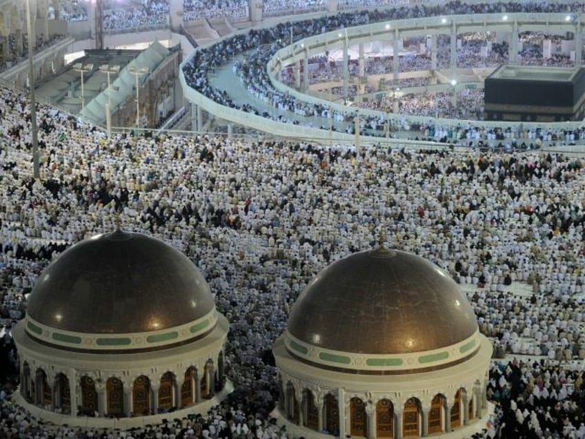 id bracelets for hajj after deadly stampede that claimed 2300 pilgrims