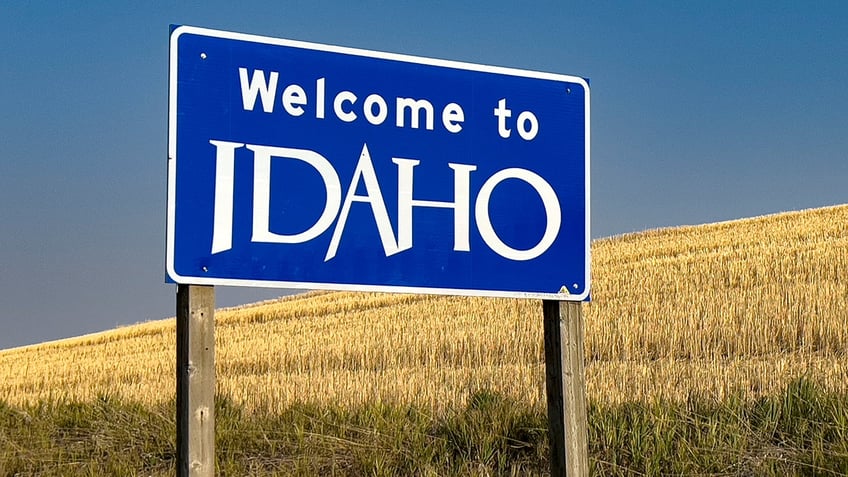 Welcome to Idaho sign