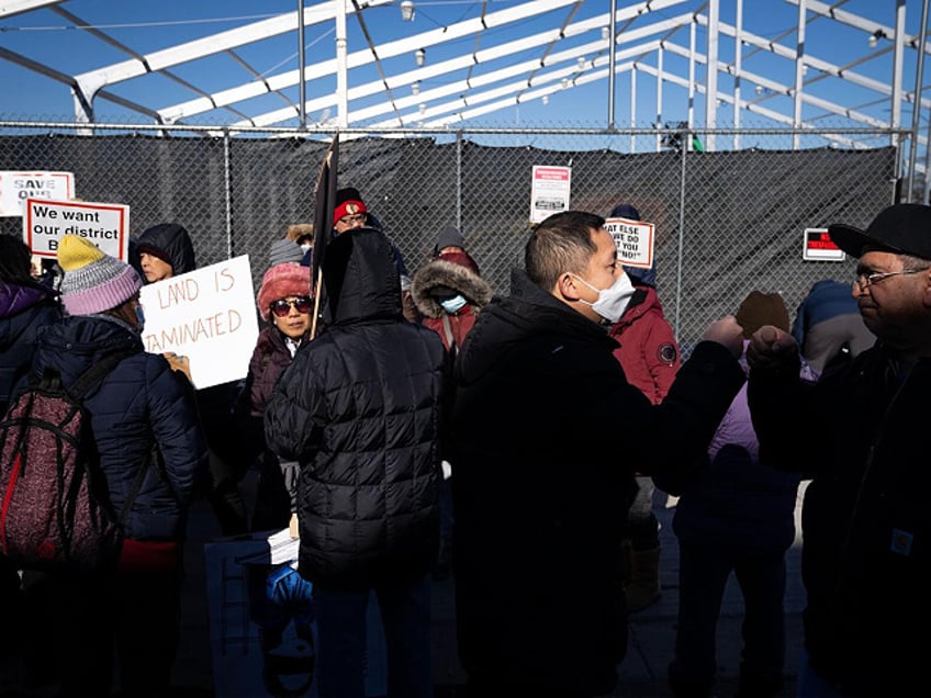 illinois epa shuts down construction of chicago mayors unpopular tent city for illegal aliens