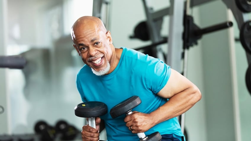 Man lifting weights