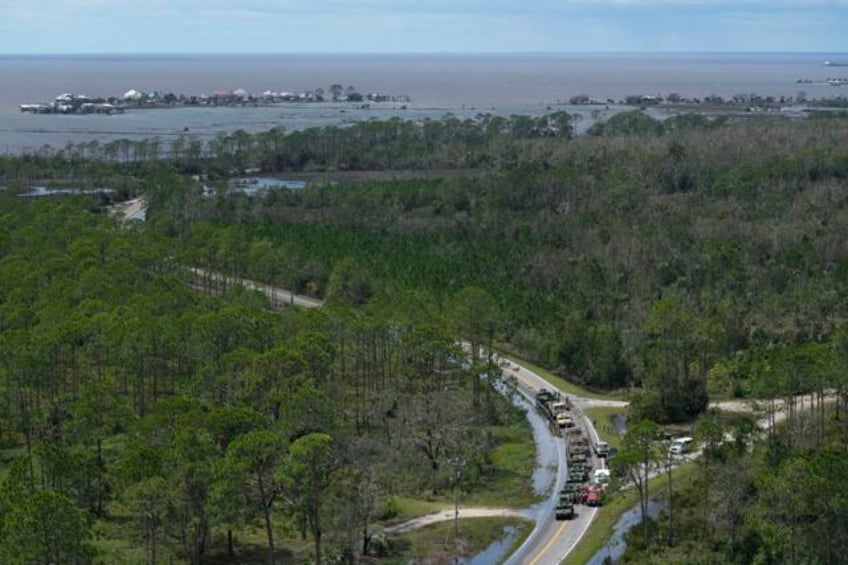 in final hours before landfall hurricane idalia stopped intensifying and turned from tallahassee