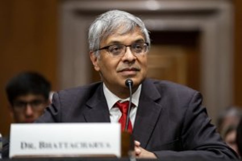 In letter, more than 300 scientists rebuke Trump research cuts, NIH director