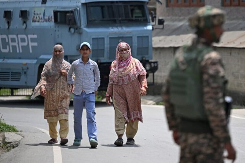 Days of repeated gunfire along the India-Pakistan border escalated into artillery shelling