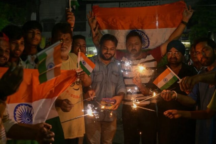 india celebrates world cup booster shot after sri lanka battered