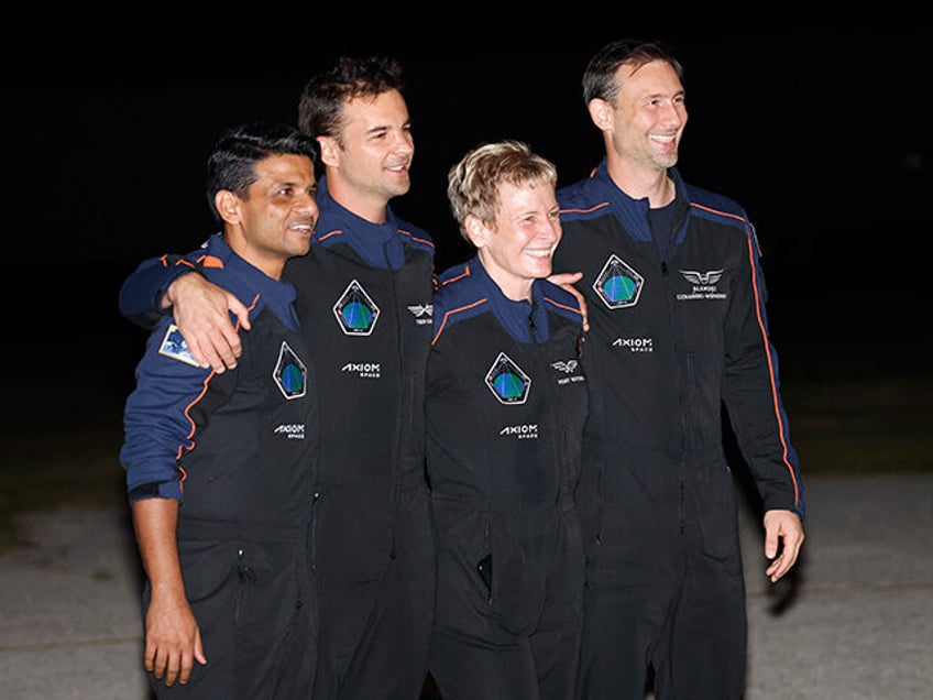 SpaceX Falcon 9 crew, Shubhanshu Shukla of the Indian Space Research Organization, from le