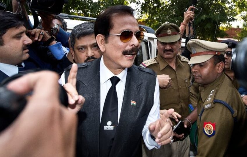 indias subrata roy flashy tycoon accused of scamming poor